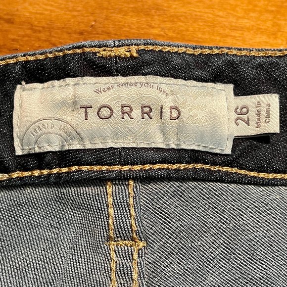 Torrid Darkwash Blue Denim Shorts Stretch Womens 26 High Rise S1086-879 - Picture 7 of 8